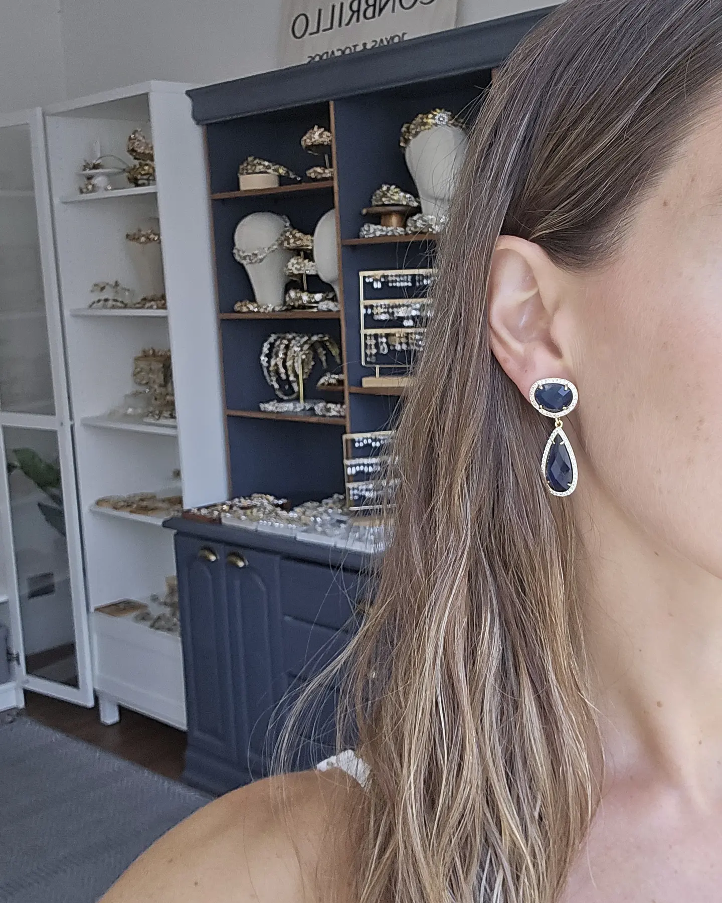 Aros azules rodeados de circonitas 4