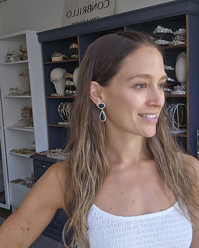 Aros azules rodeados de circonitas