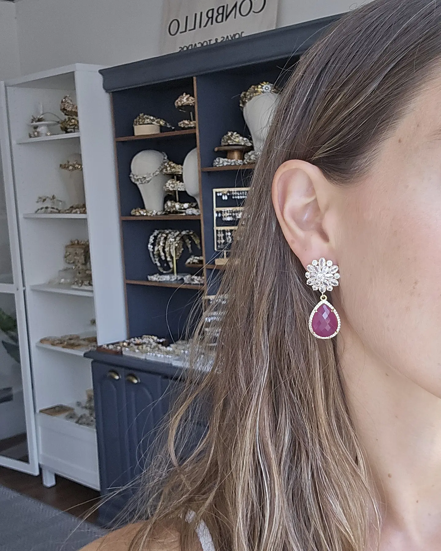 Aros circonitas y piedra natural fucsia 2