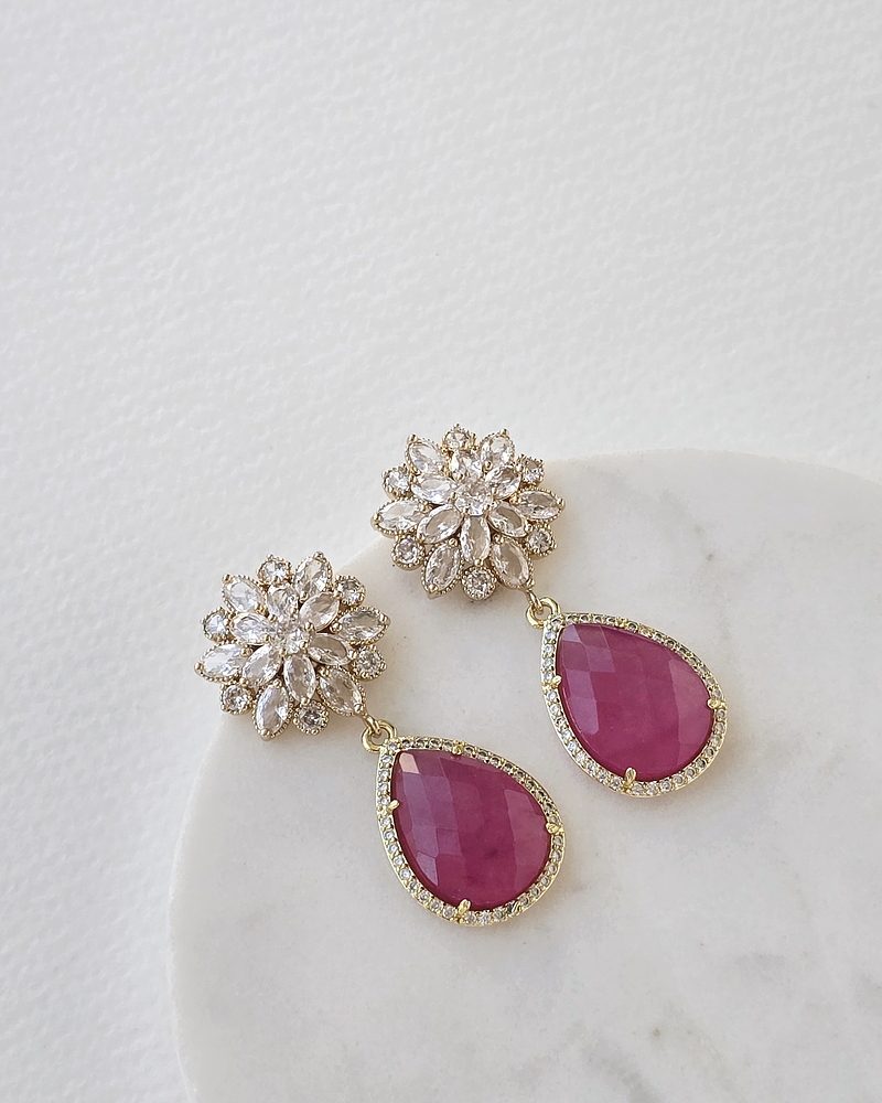 Aros circonitas y piedra natural fucsia