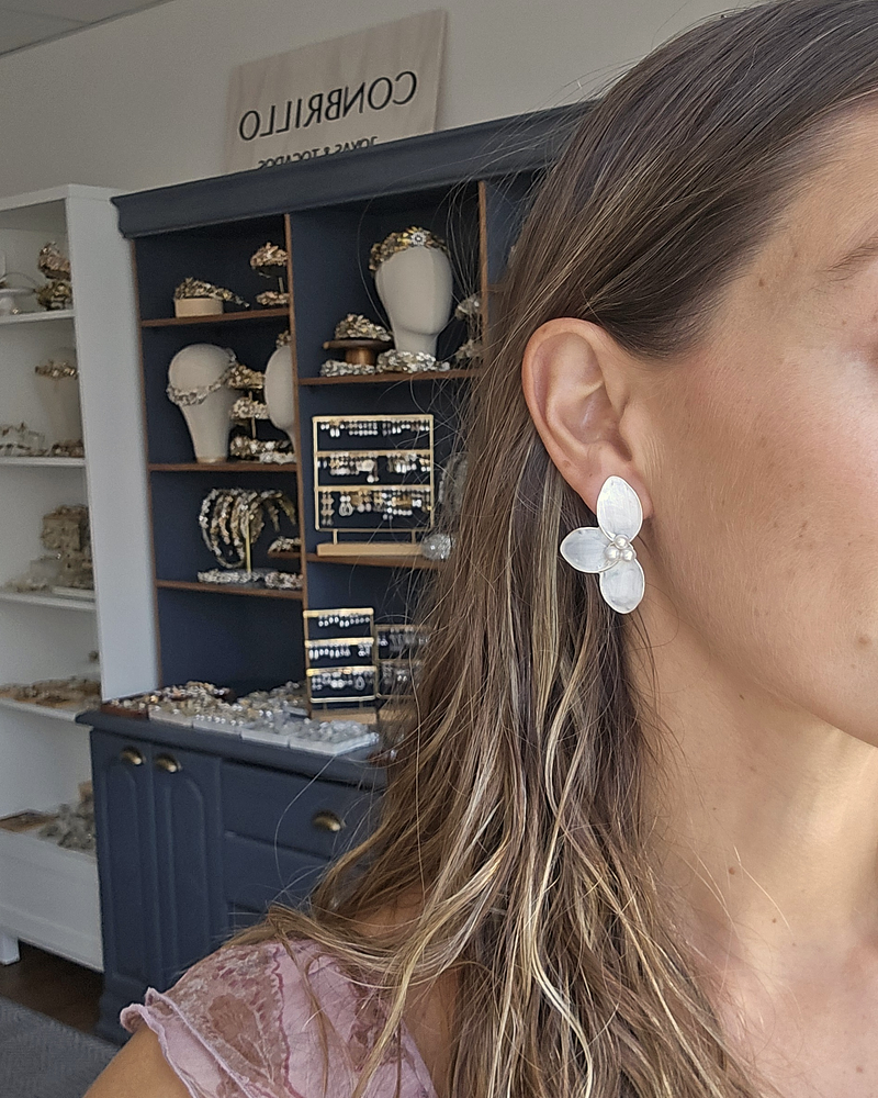 Aros media flor cristalizada dorada pequeña