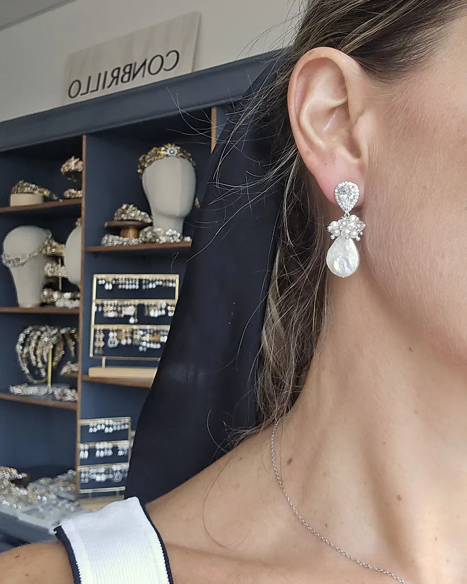 Aros circonita clásicos con perla barroca y racimo 5