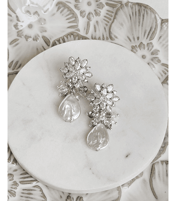 Aros circonita con perla natural y racimo