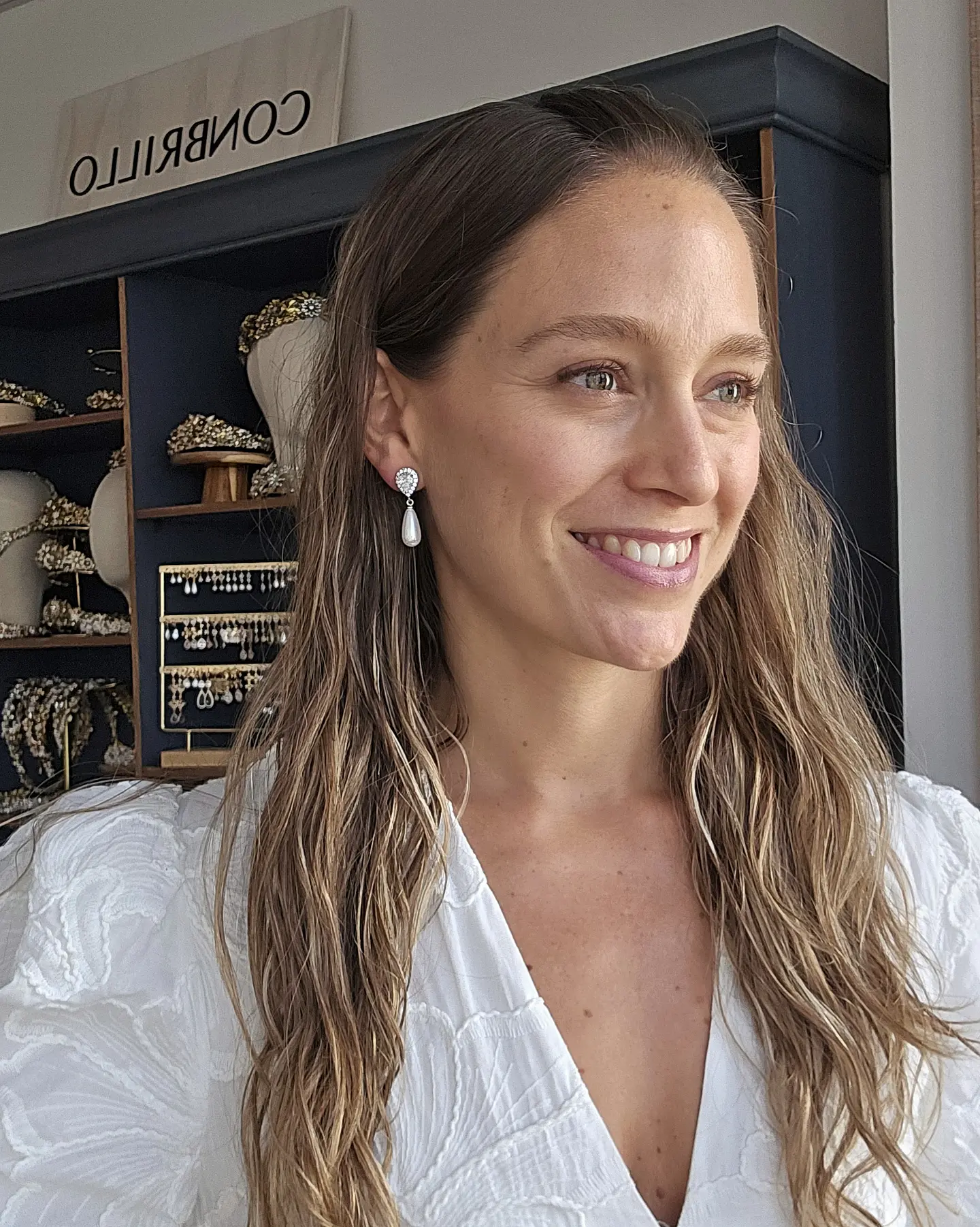 Aros clásicos de circonita y perla alargada 5