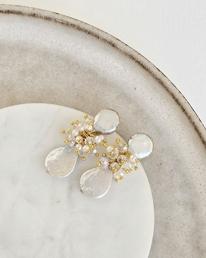 Aros de perla con racimo gold