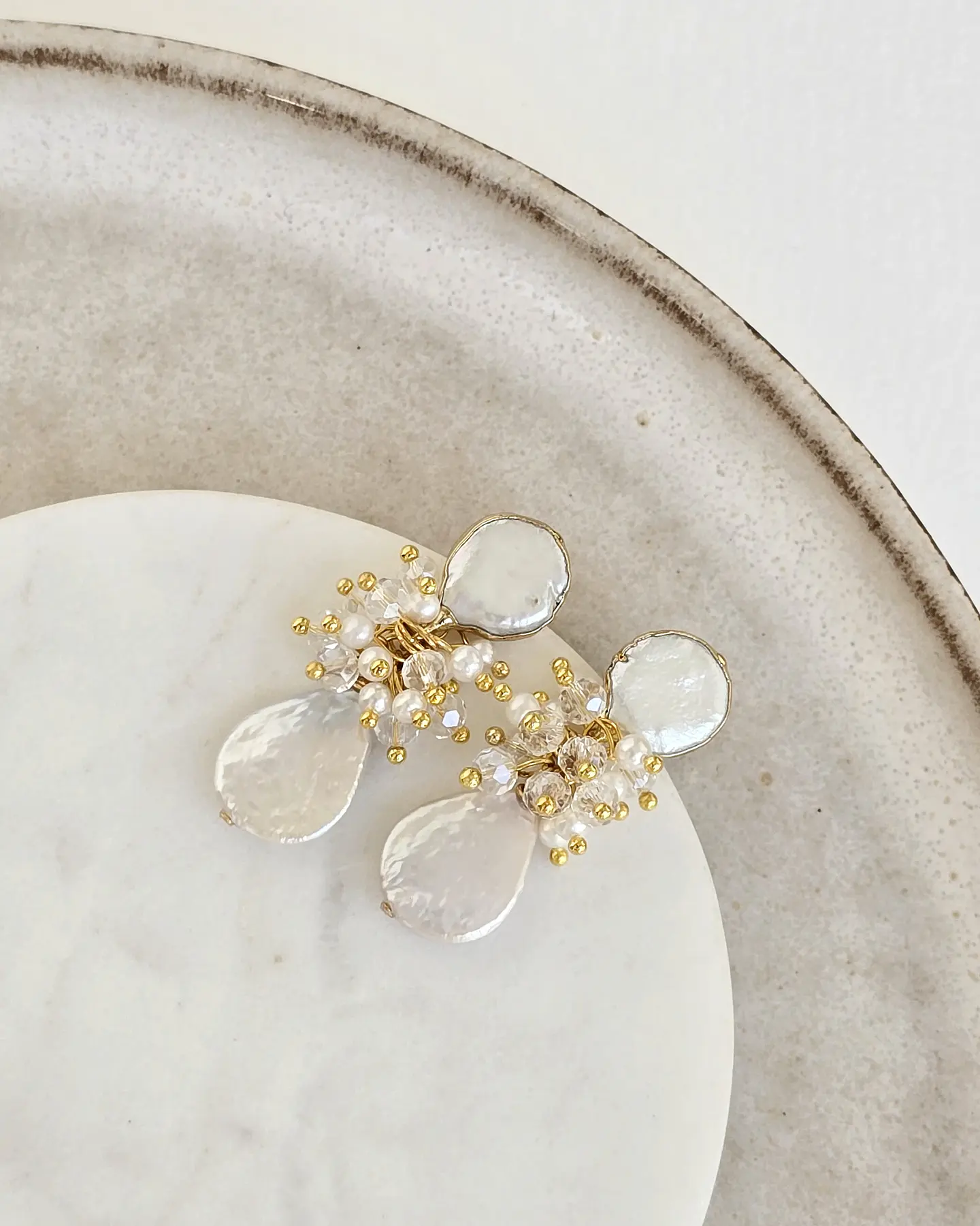 Aros de perla con racimo gold 3