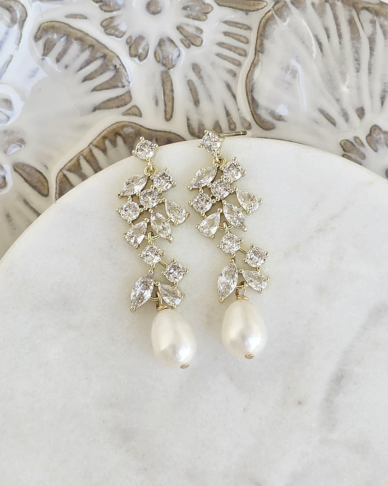 Aros cascada circonitas y perla gold