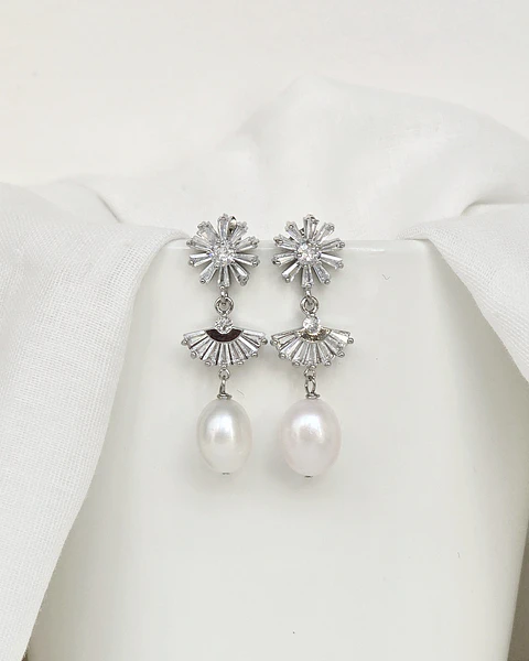 Aros retro circonitas y perla de río