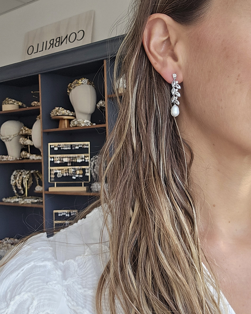 Aros circonitas hojitas y perla de río