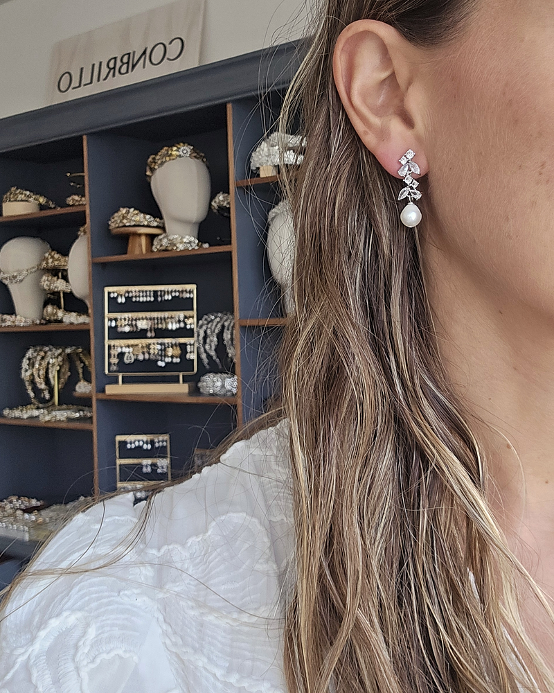 Aros pequeños de circonitas y perla de río