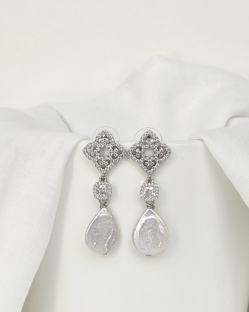 Aros vintage circonitas y perla natural