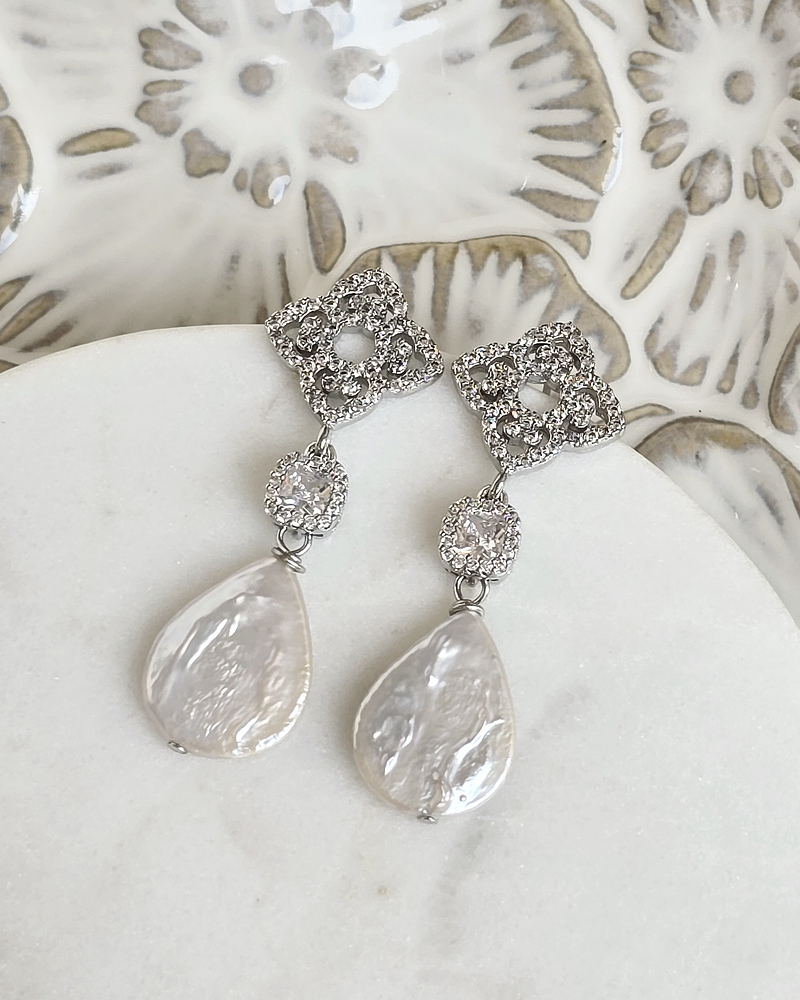 Aros vintage circonitas y perla natural