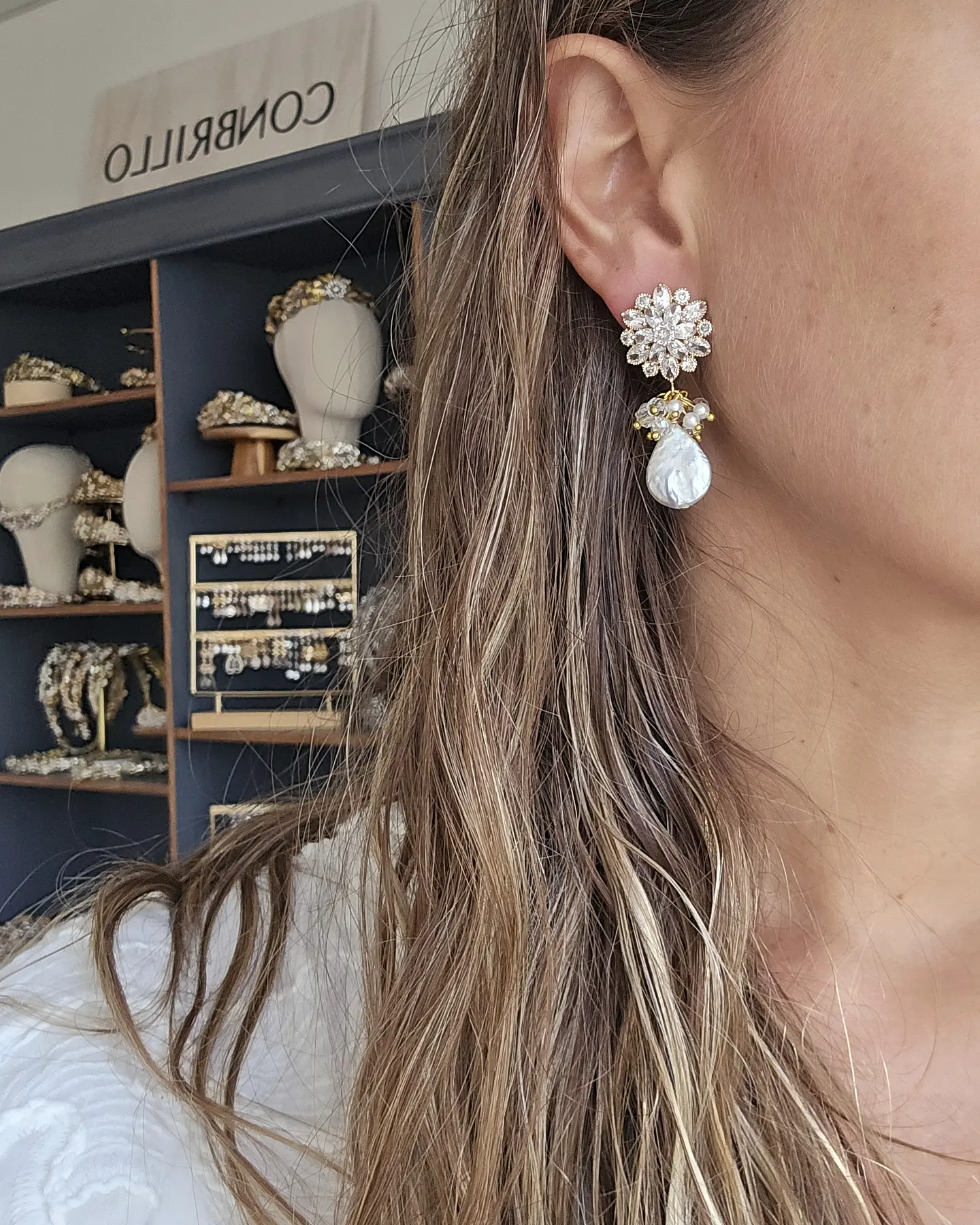 Aros circonitas, perla barroca y racimo 4