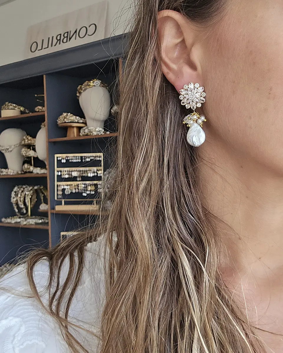 Aros circonitas, perla barroca y racimo 4