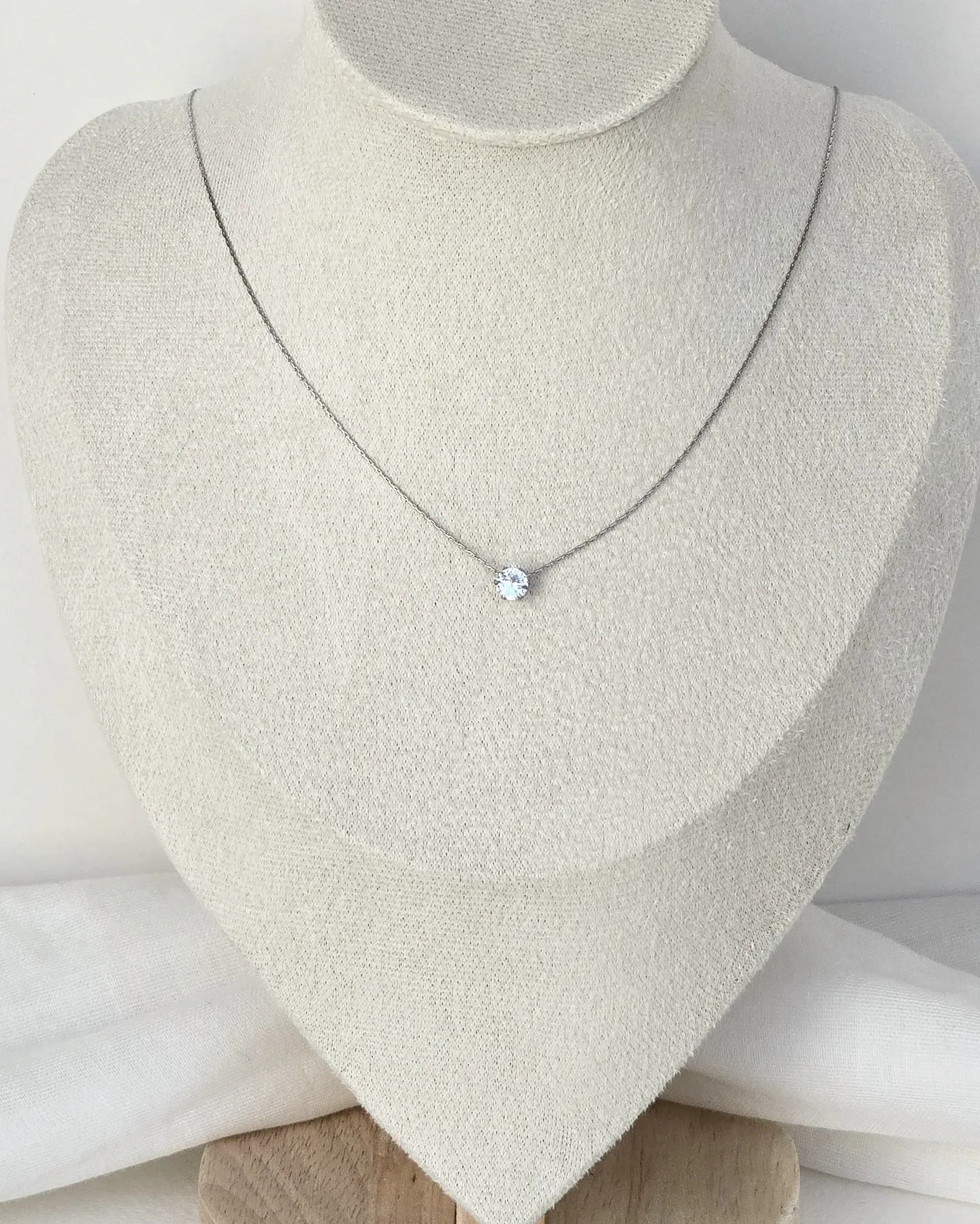 Collar punto de luz 2