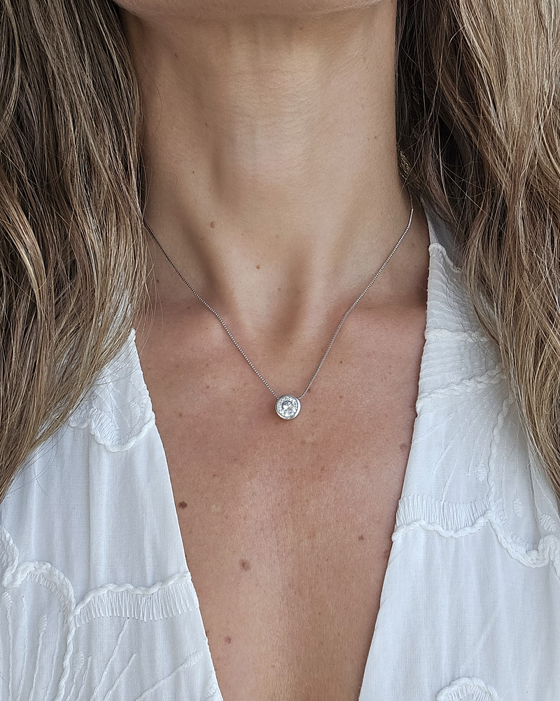 Collar punto de luz grande