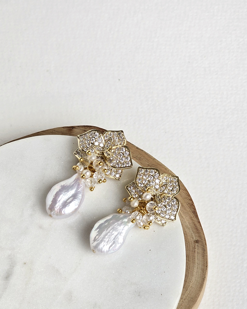 Aros orquídea micro circonitas, perla barroca y racimo