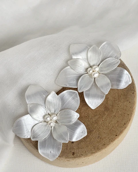 Set 2 pines flores de 6 cms plateado