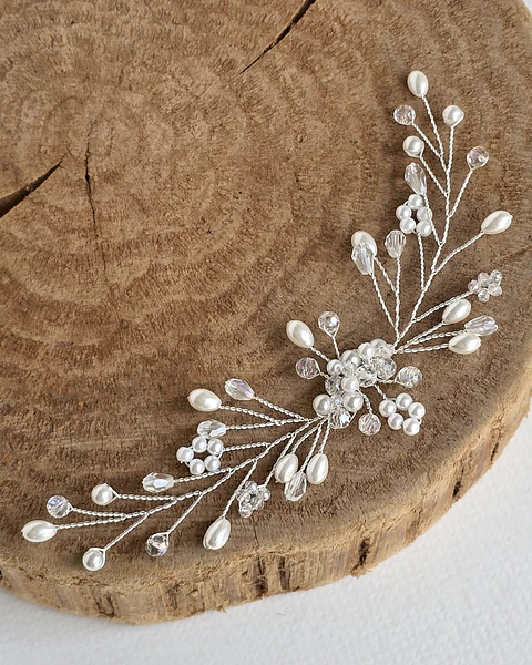 Tocado de cristales y perlas
