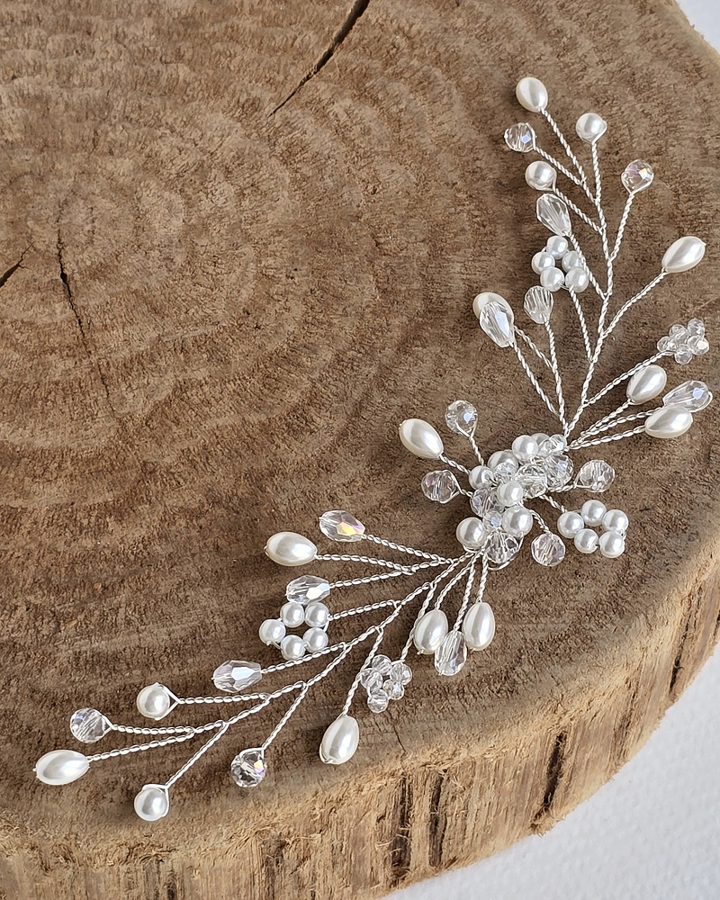 Tocado de cristales y perlas