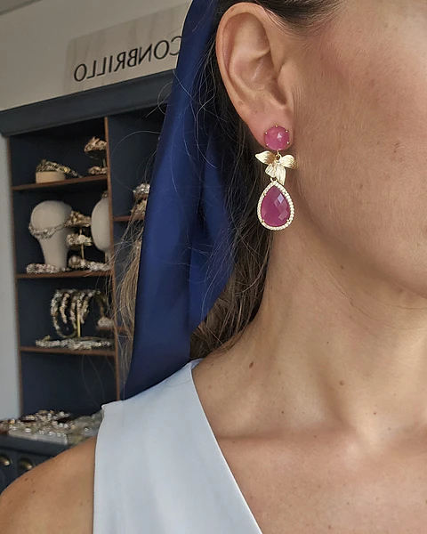 Aros piedra natural fucsia con hoja y gota fucsia