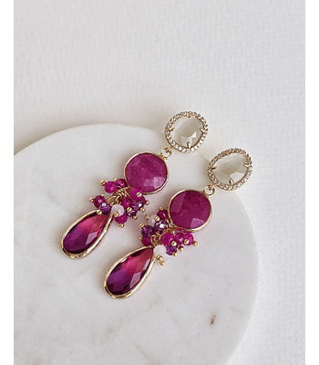 Aros blanco y fucsia con racimo