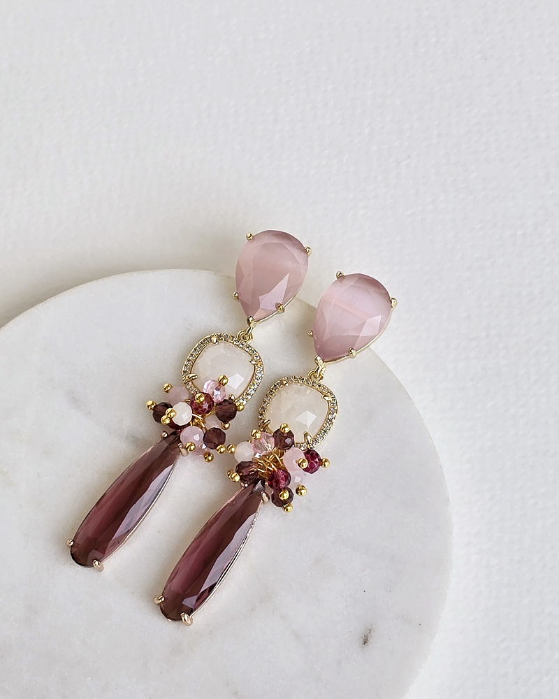 Aros largos rosa, blanco y burdeo con racimo