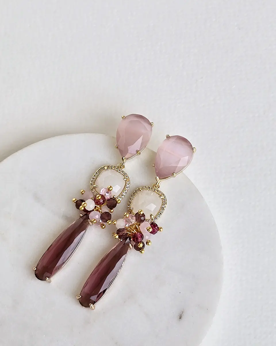 Aros largos rosa, blanco y burdeo con racimo 1