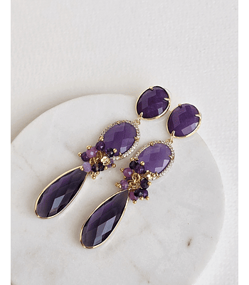 Aros largos morados con racimo