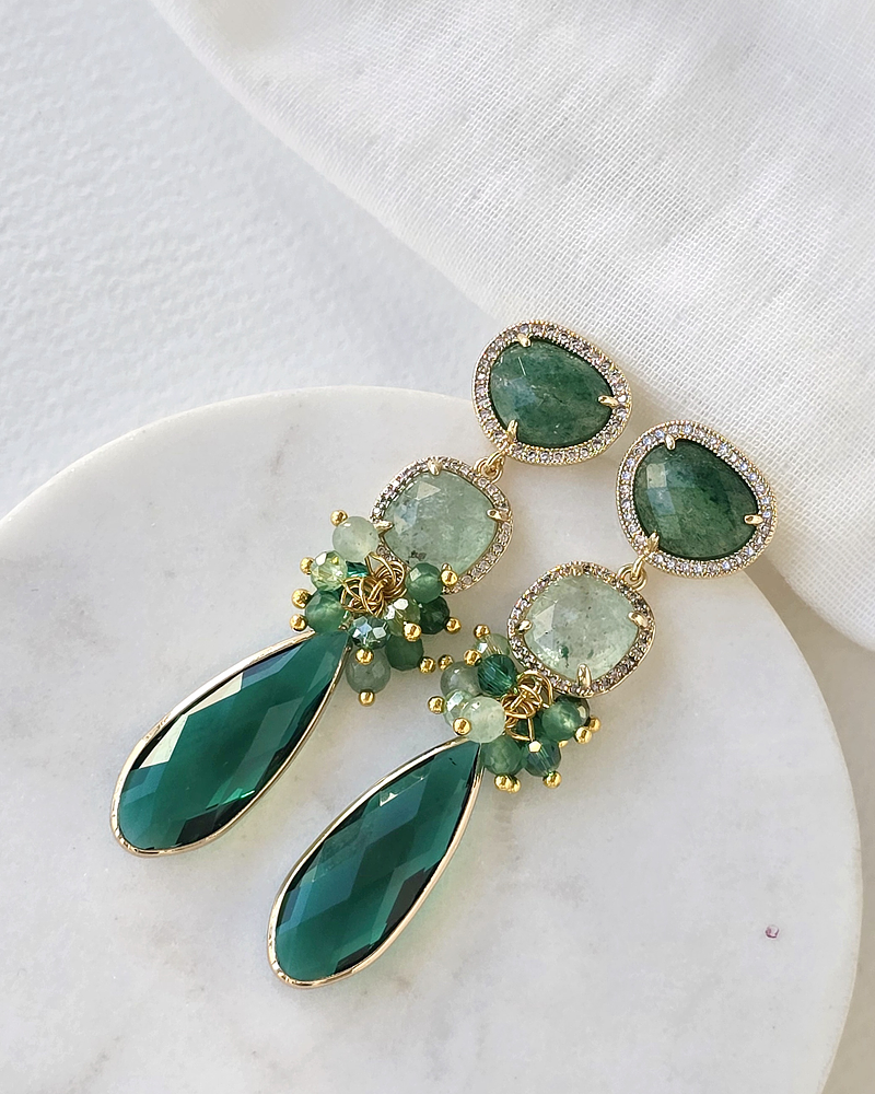 Aros largos verdes con racimo