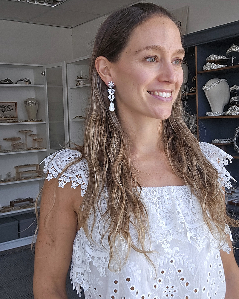 Aros largos circonita y perla barroca