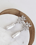 Aros flor circonitas con perla barroca alargada