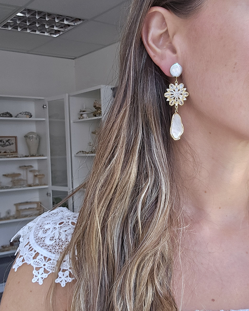 Aros largos perla, circonita y nácar