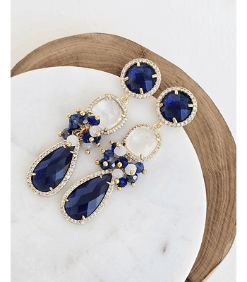 Aros largos cristal azul y cuarzo blanco con racimo