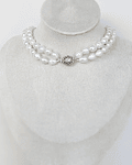 Choker doble de perlas con centro vintage plateado