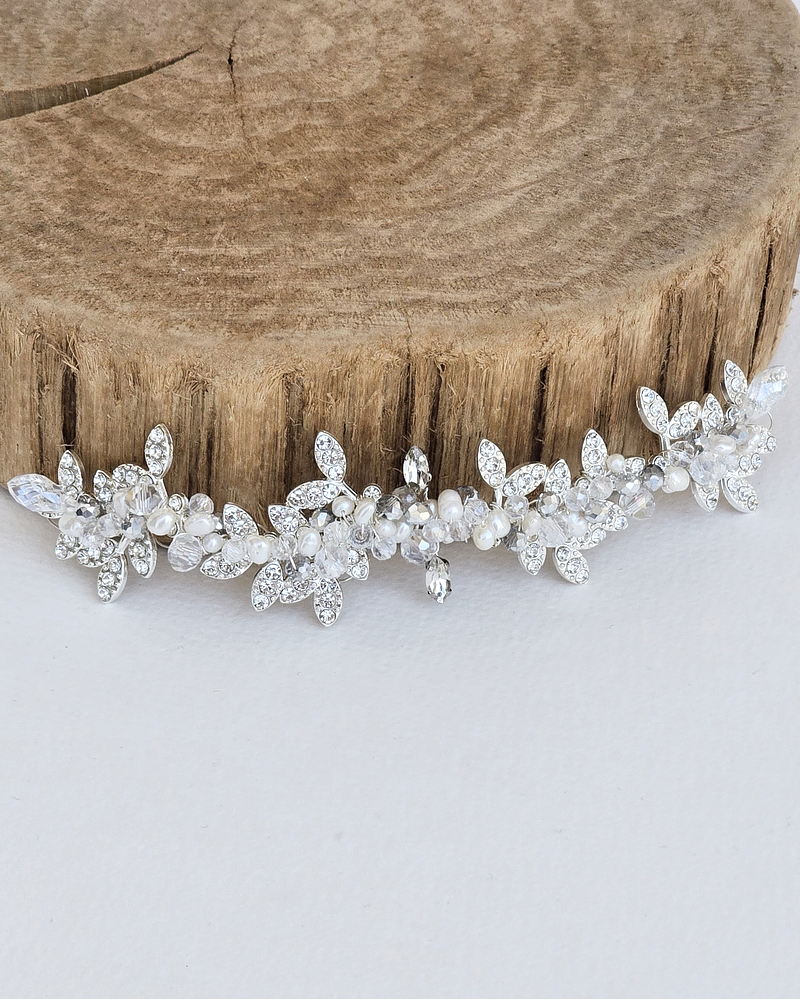 Tocado hojas con brillo y perlas