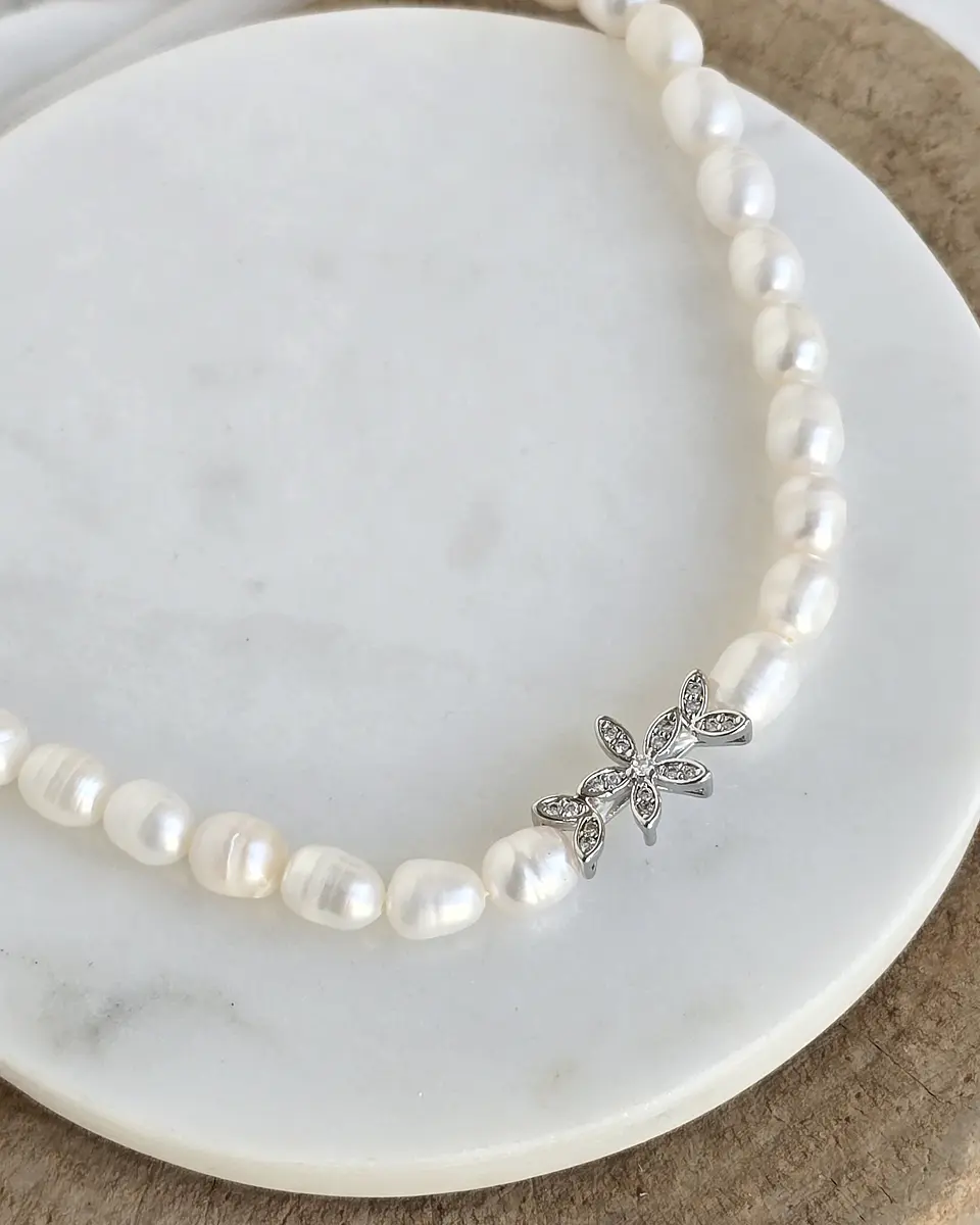 Choker de perlas centro de flor con circonita 1