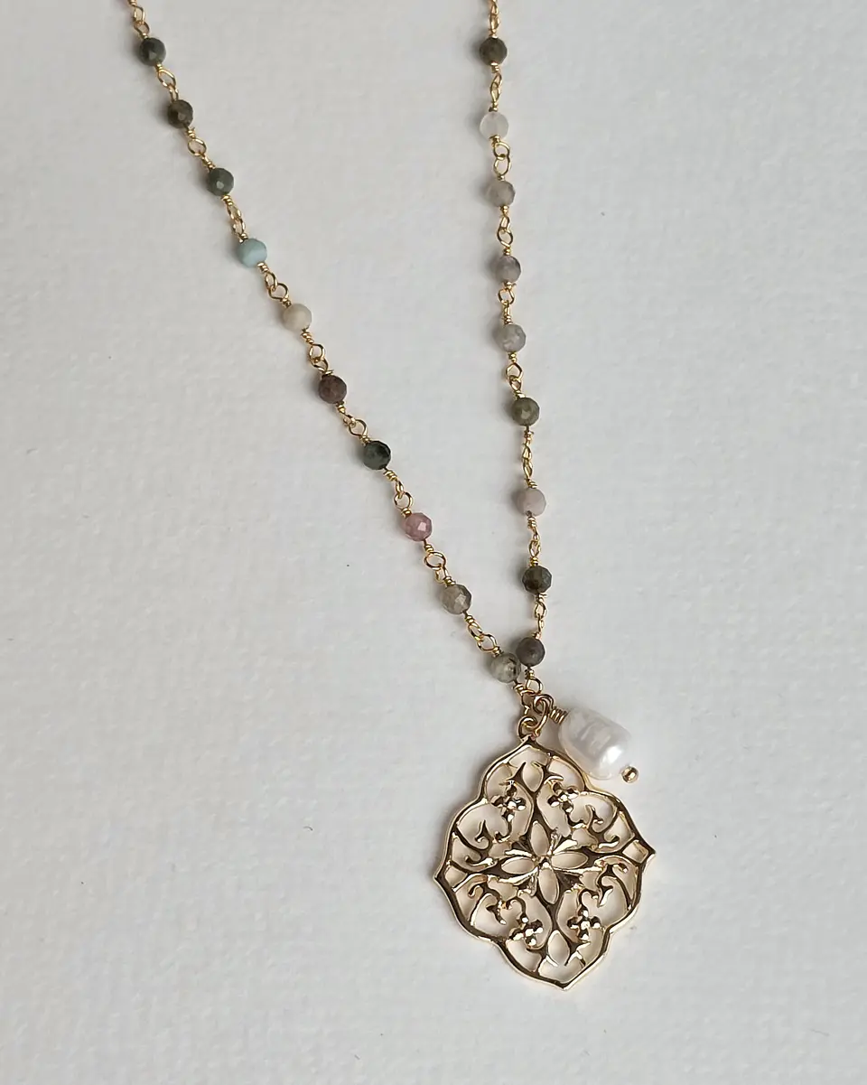 Collar turmalinas, mándala y perla 2
