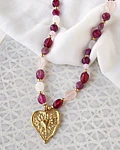 Collar piedras naturales grandes frambuesa y corazón