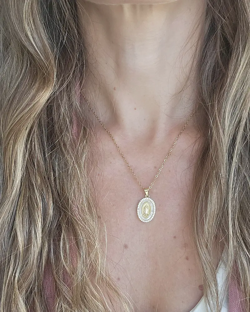 Collar virgen con nácar