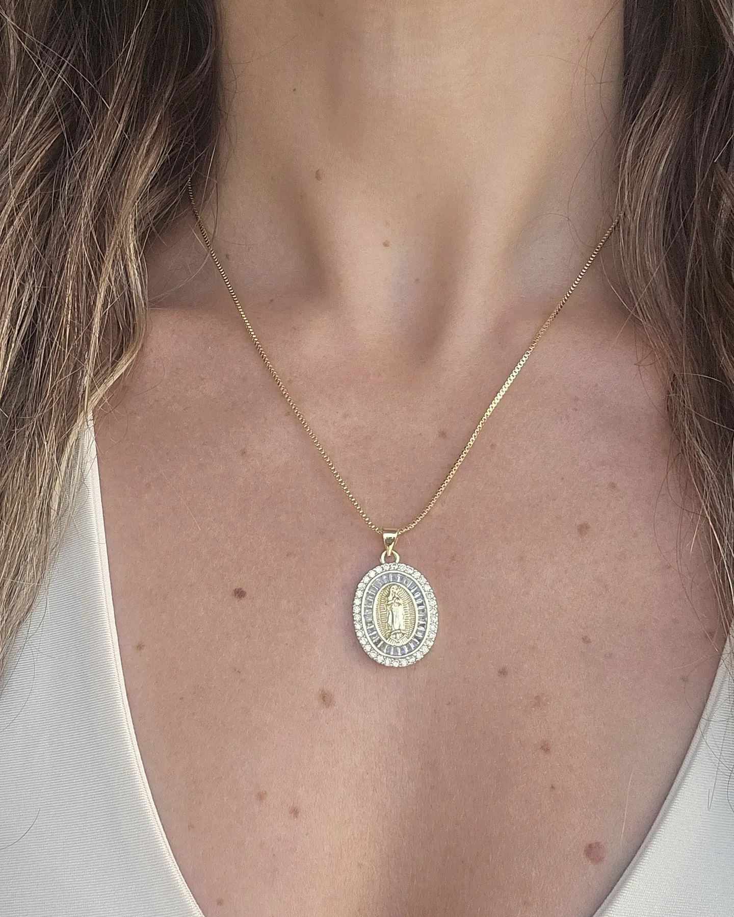Collar virgen doble corrida circonitas 3