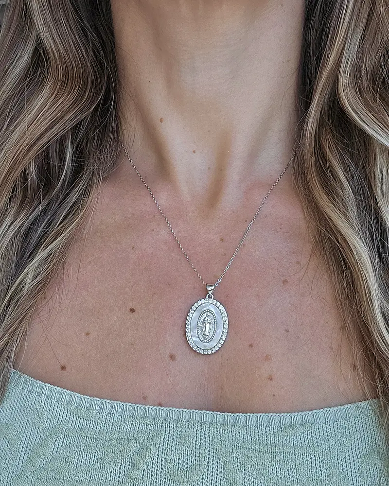 Collar virgen nácar