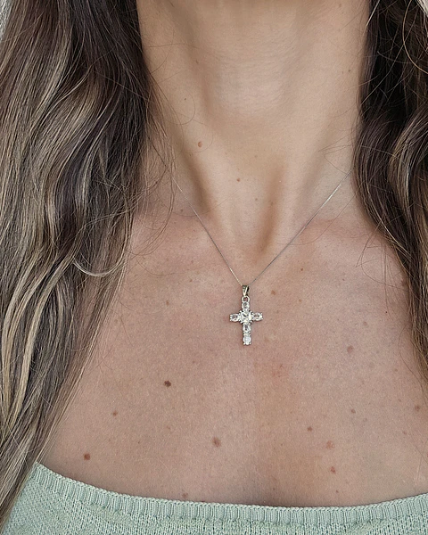 Collar cruz de circonitas plata