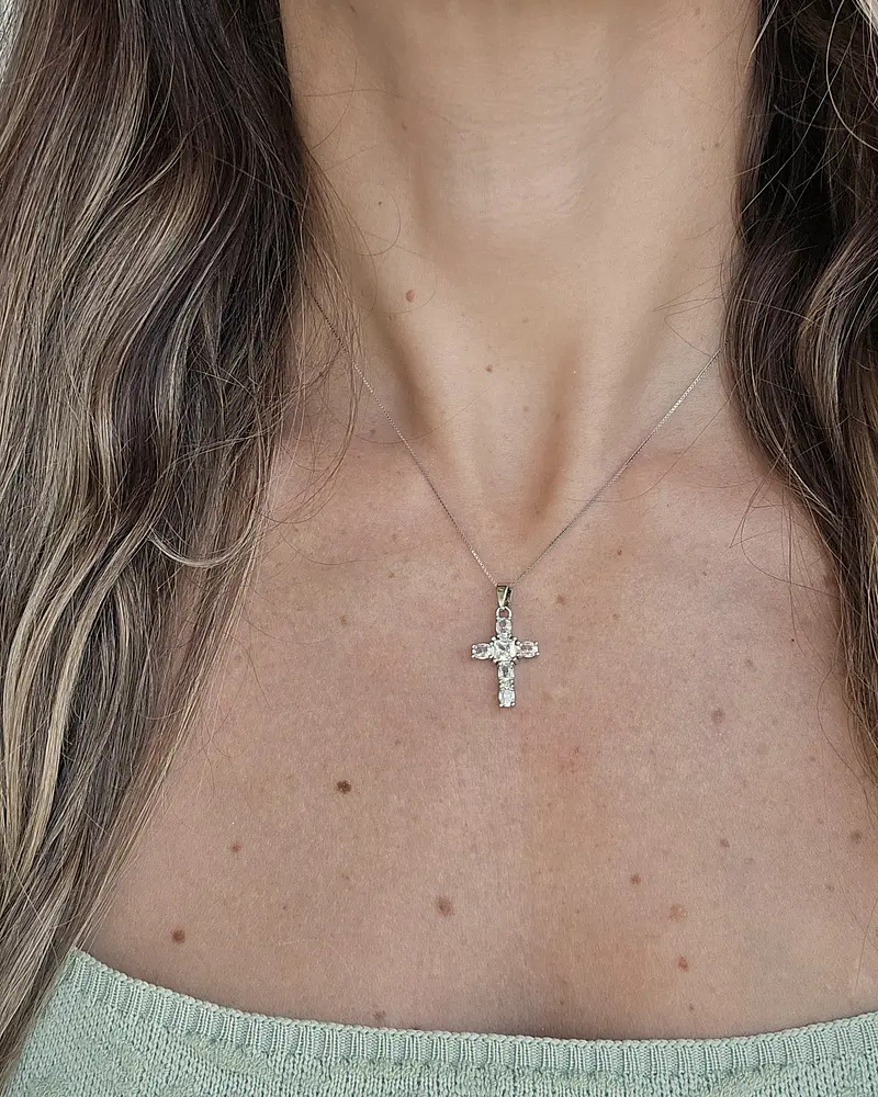 Collar cruz de circonitas plata