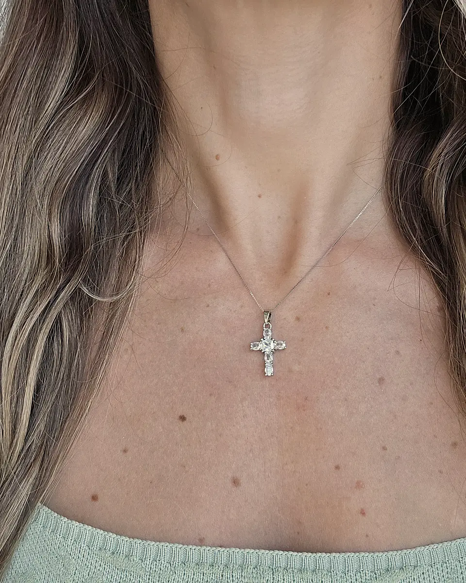 Collar cruz de circonitas plata 2