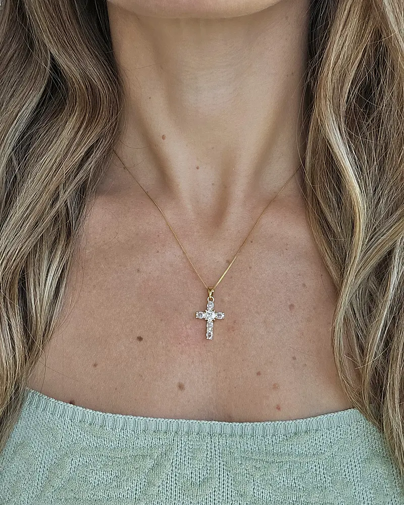 Collar cruz circonitas oro