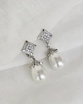 Aro vintage con perla y circonitas