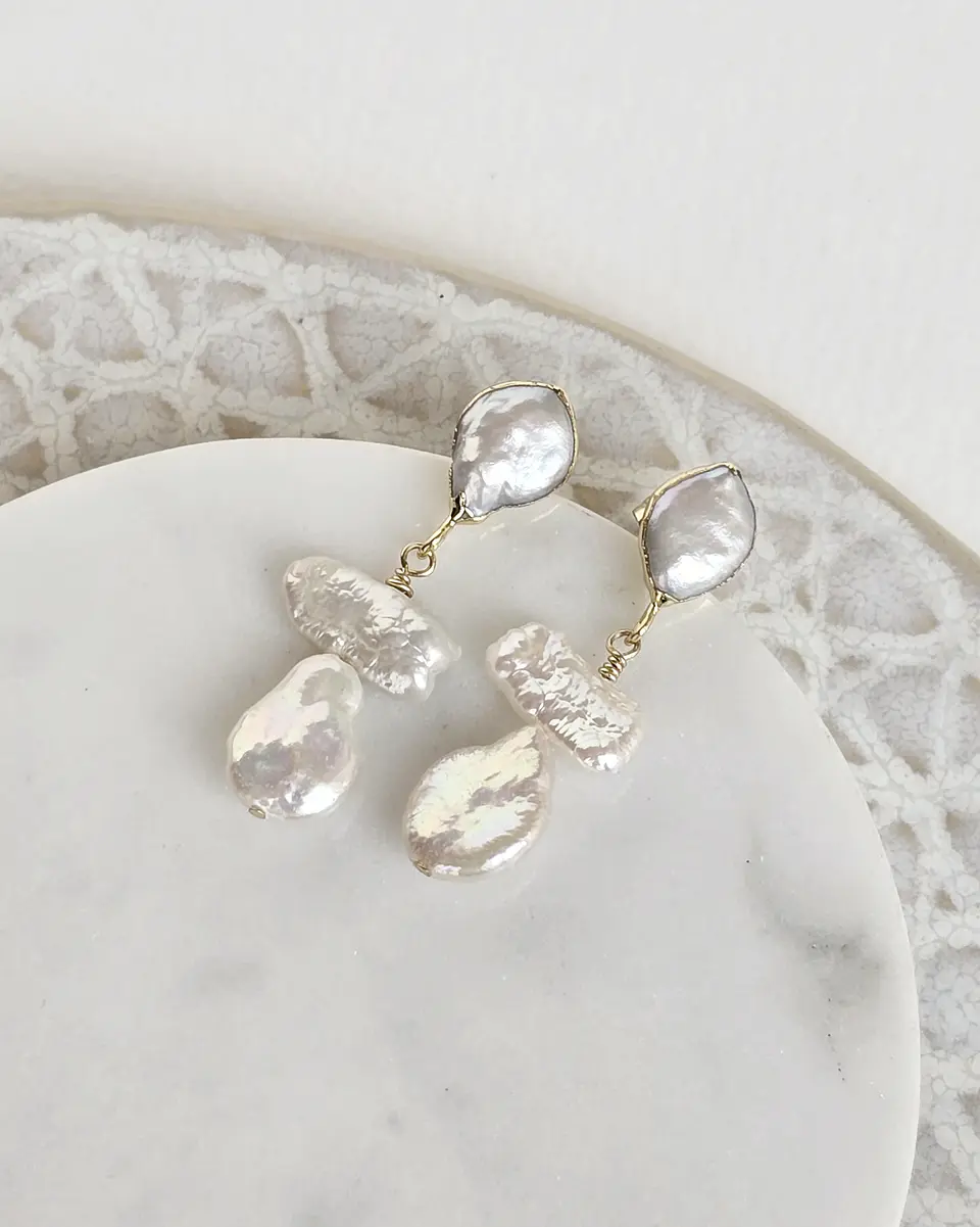 Aros perlas irregulares dorados 3