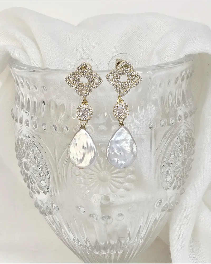 Aros vintage circonitas y perla natural gold