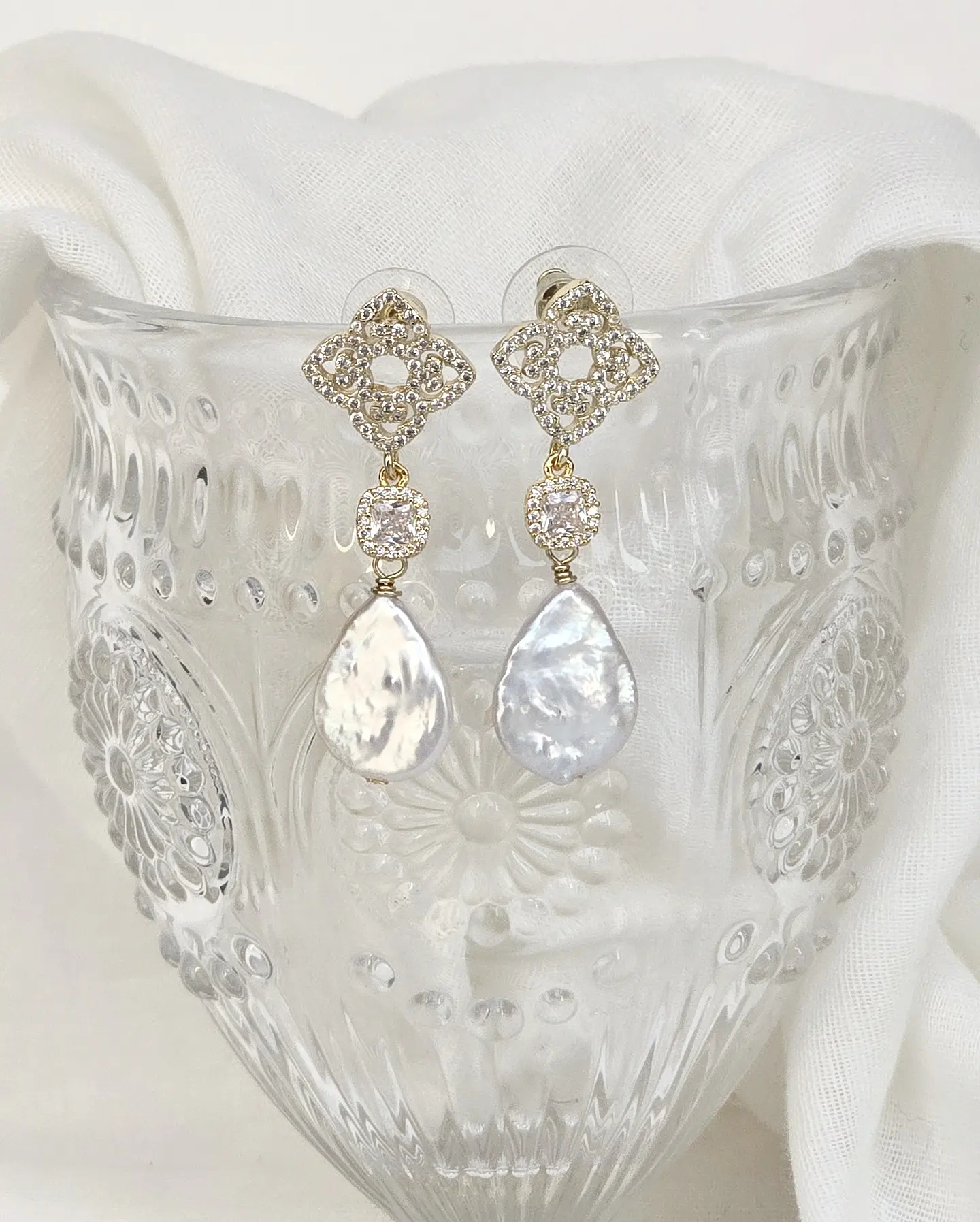 Aros vintage circonitas y perla natural gold 2